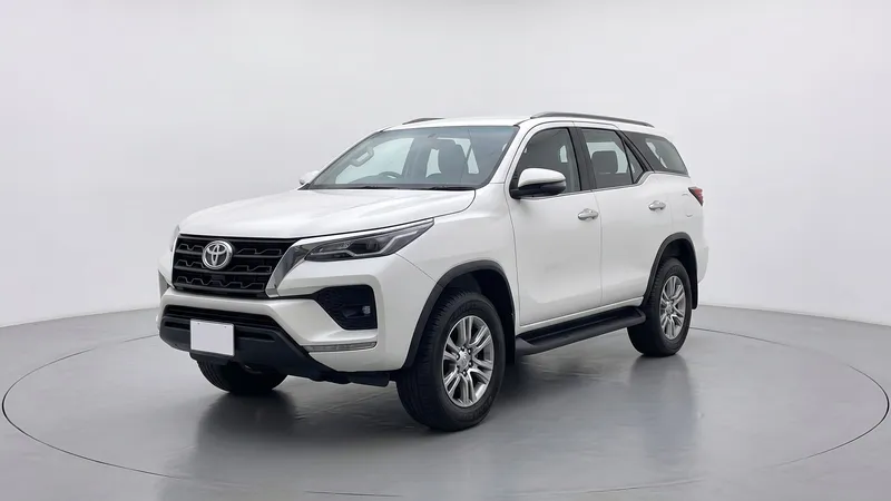 Toyota Fortuner white 7 seater SUV, 4WD, Karachi rental